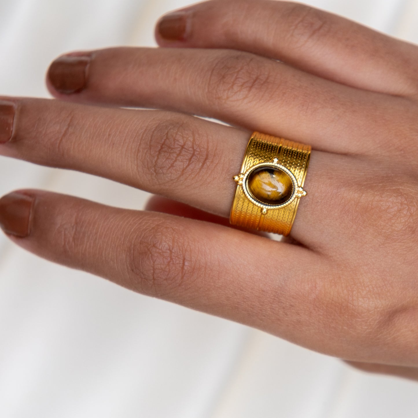 Urban Rani Brown Classic Band Ring