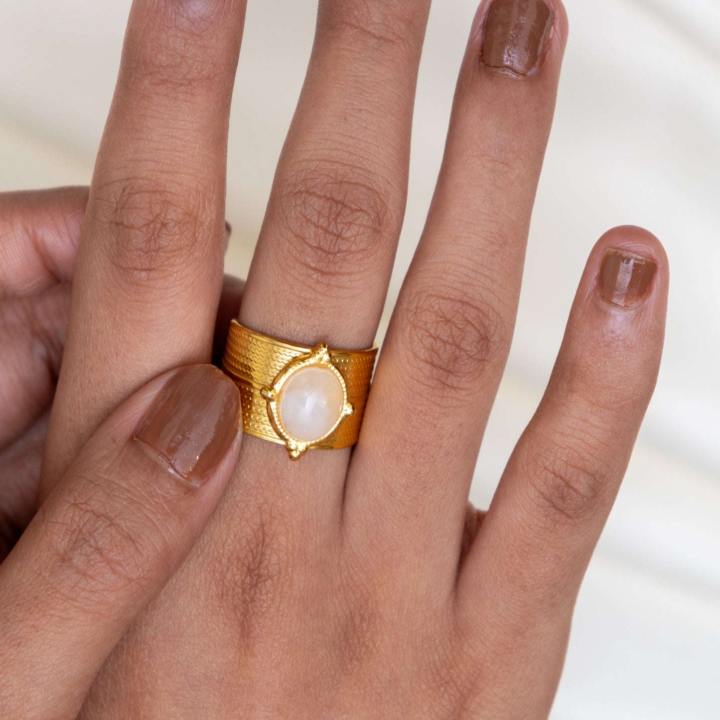 Urban Rani - Wide Stone Band Ring