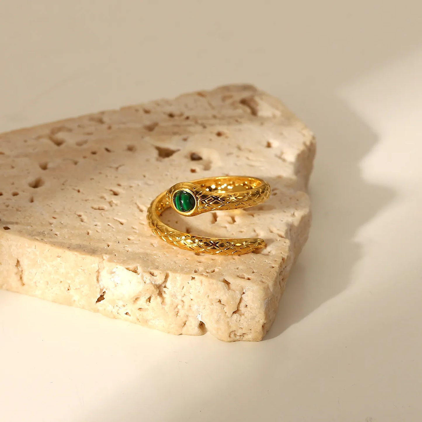 Urban Rani Viper Coil Ring