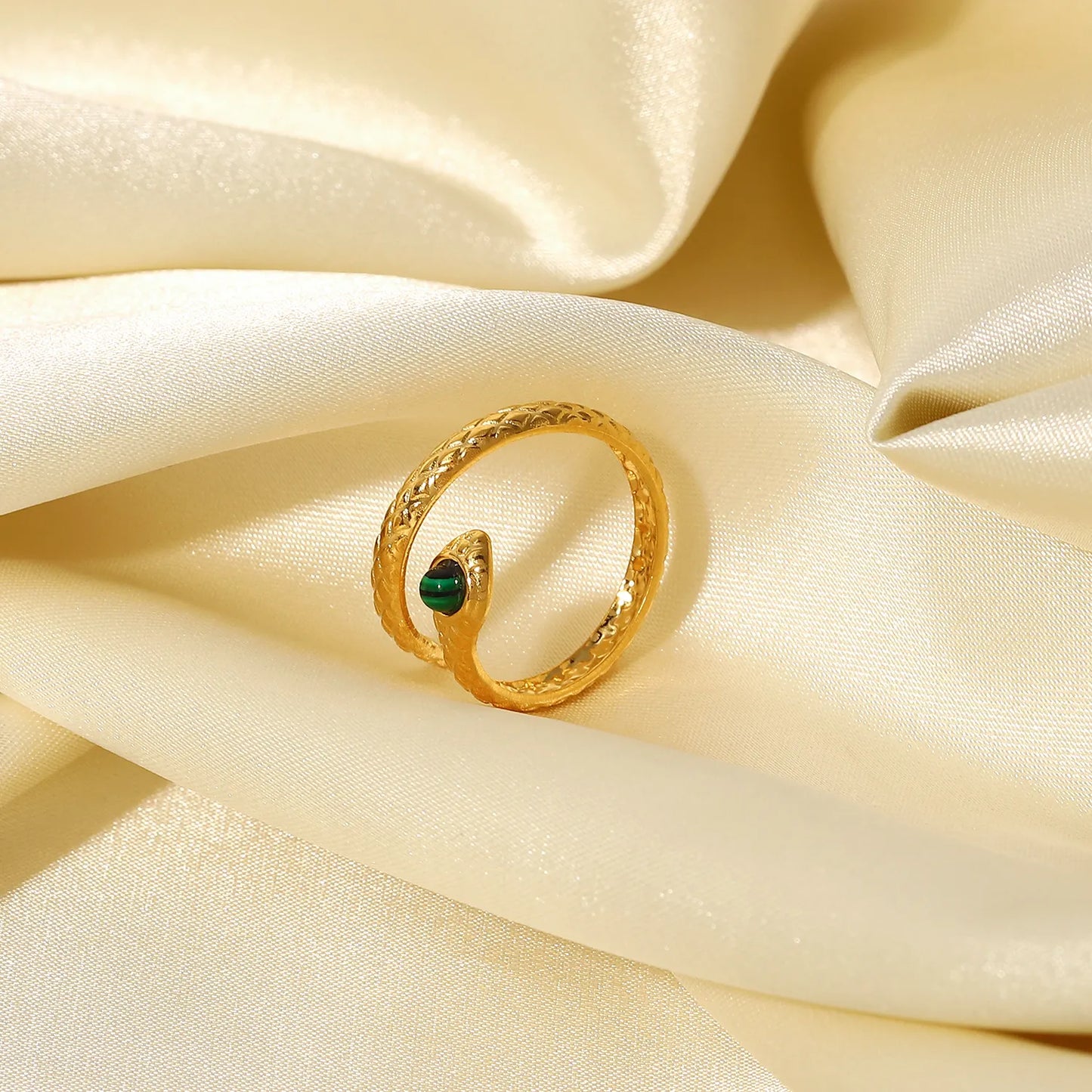 Urban Rani Viper Coil Ring