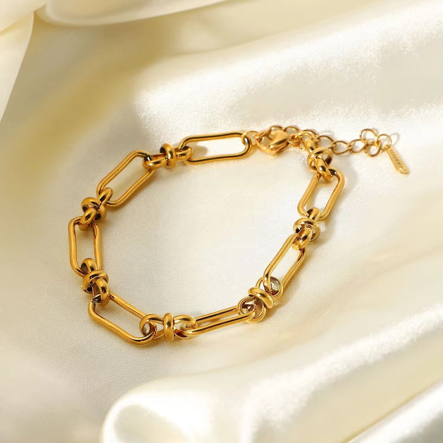Noor Link Bracelet