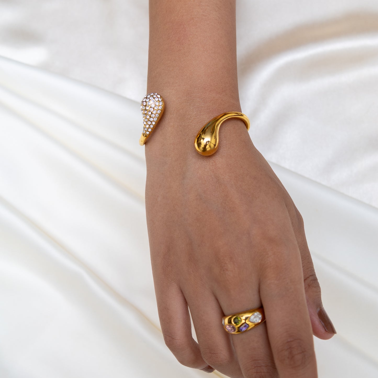 Urban Rani Luminous Curve Bracelet