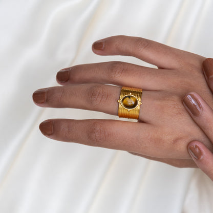 Urban Rani Brown Classic Band Ring