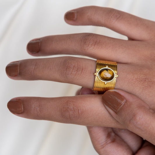 Urban Rani Brown Classic Band Ring