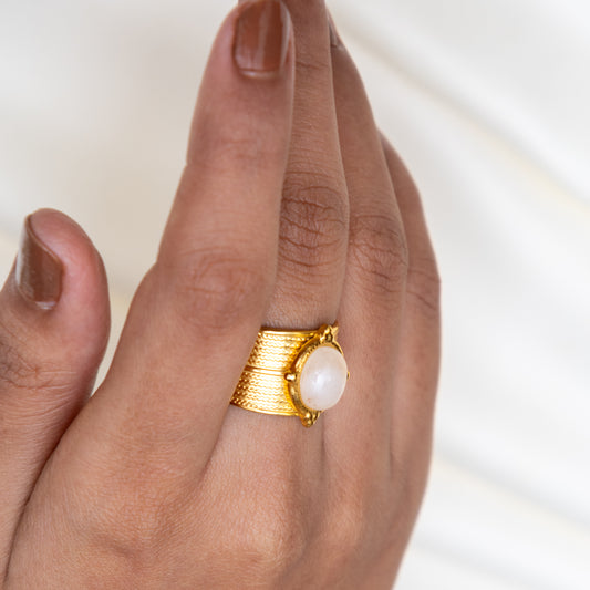 Urban Rani - Wide Stone Band Ring