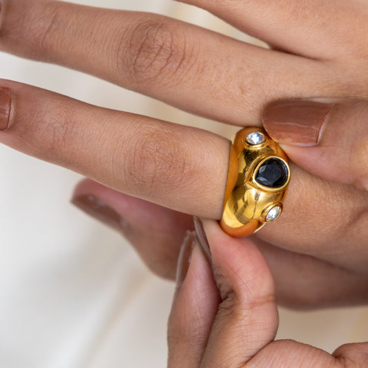 Urban Rani Raven Kiss Ring