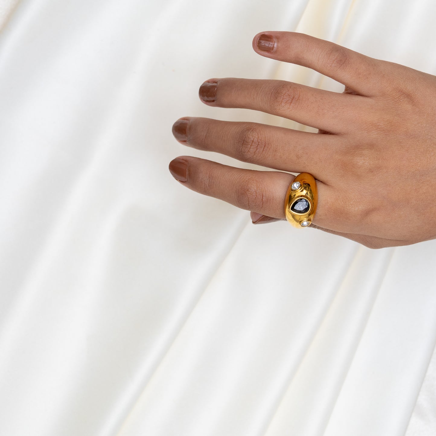 Urban Rani Raven Kiss Ring