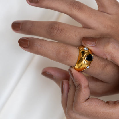Urban Rani Raven Kiss Ring