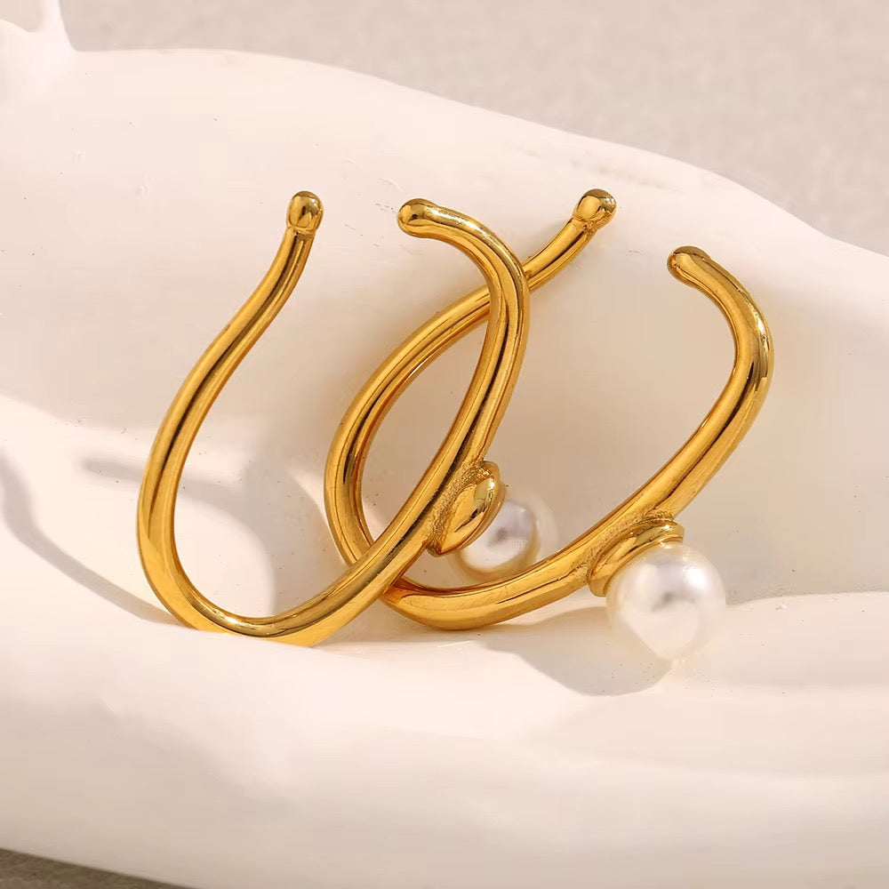 Una minimal pearl ear cuff by Navera Jewels