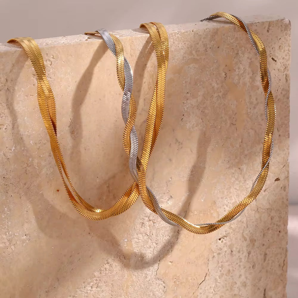 Elara Necklace