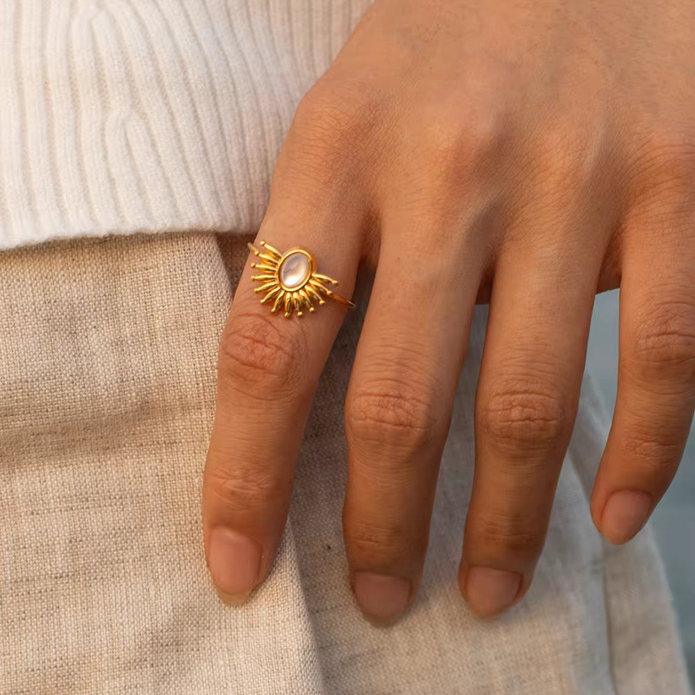Helia Ring
