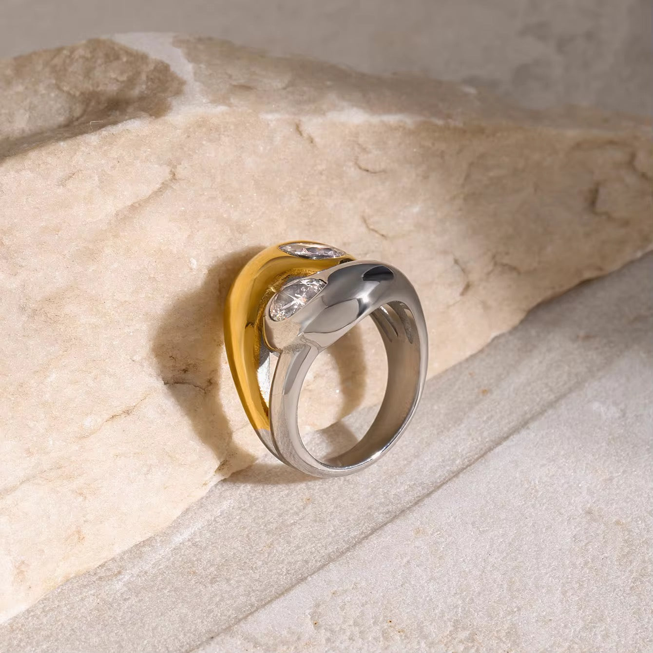 Yin & Yan crystal ring