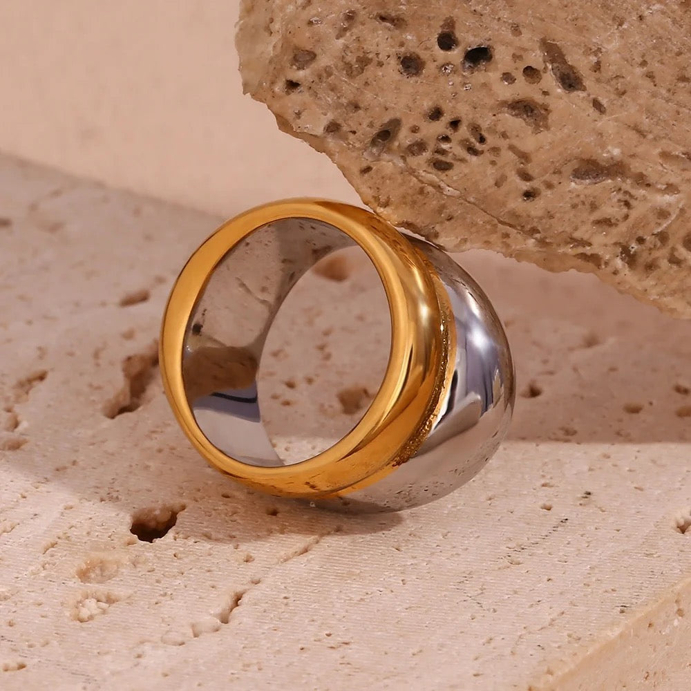 Two Tone Curve Ring