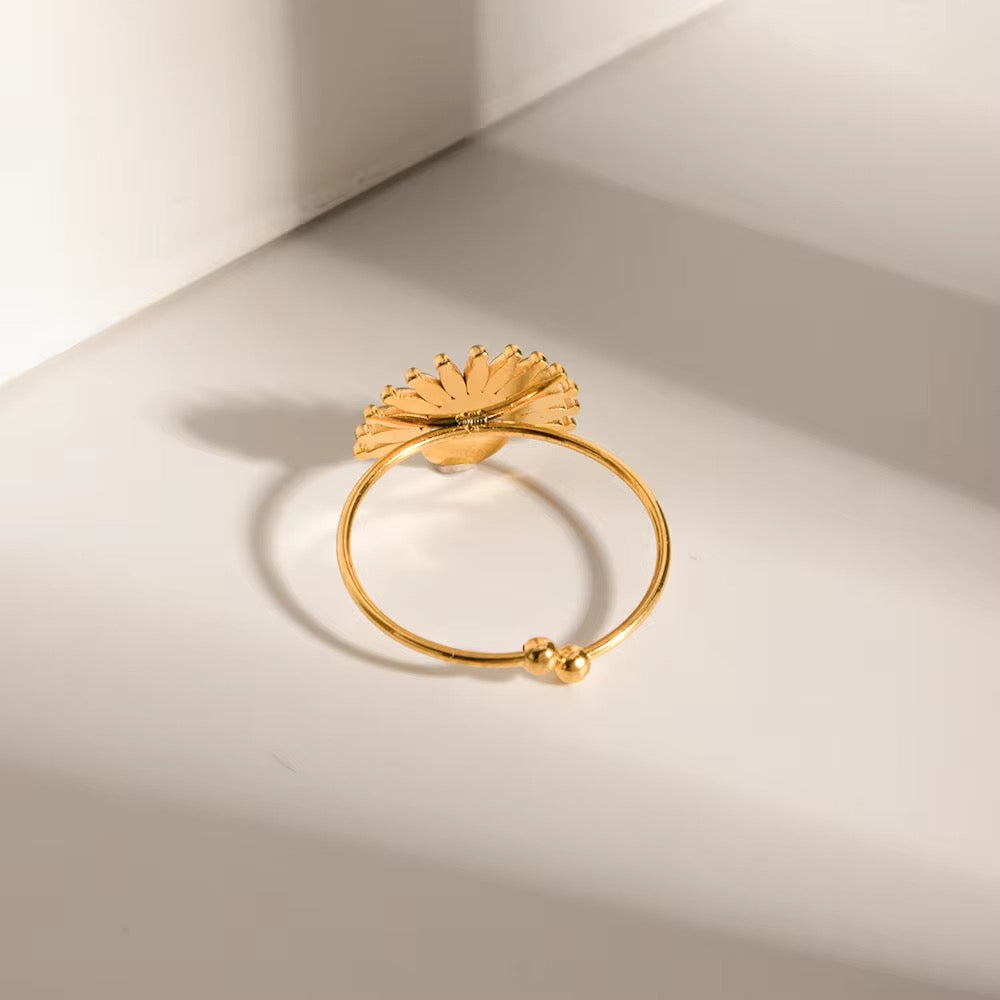 Helia Ring