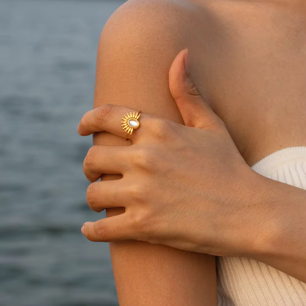Helia Ring