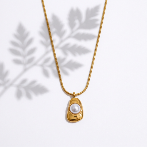 Shabnam Pearl Necklace and Earring Set