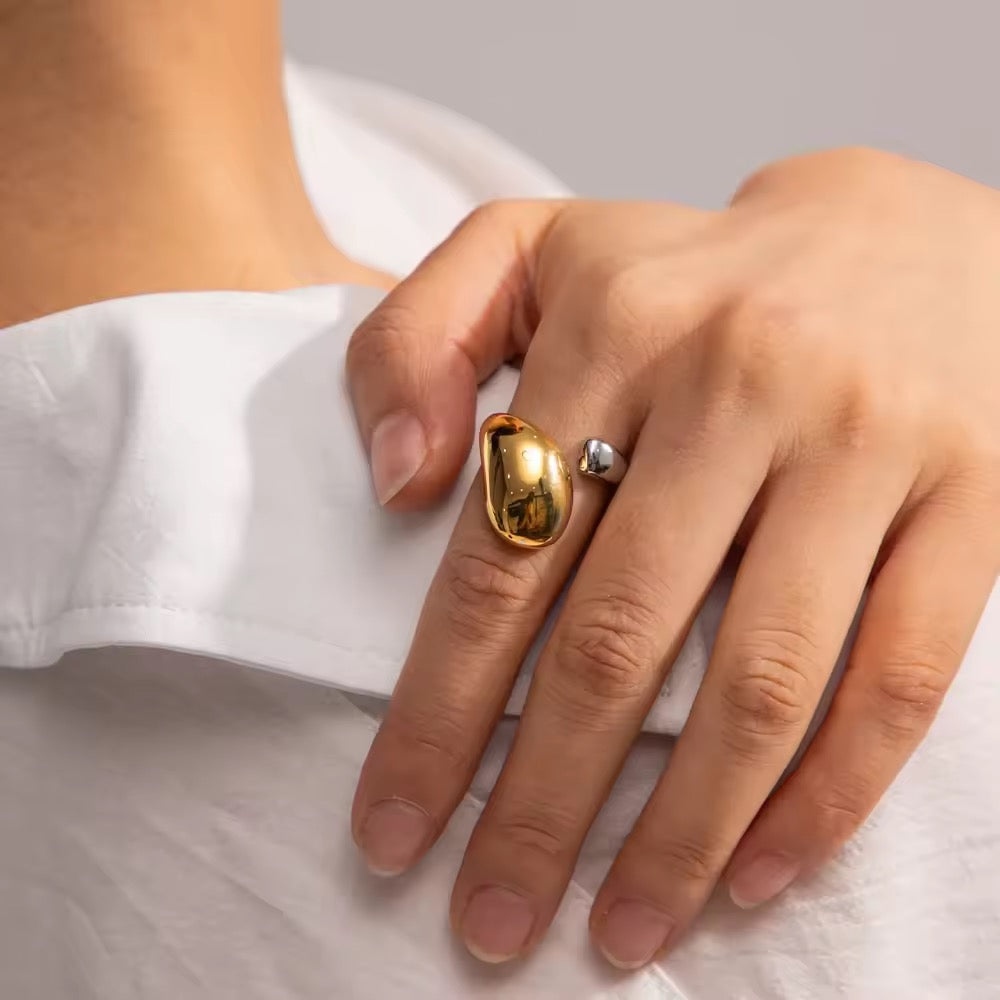 Poise Ring