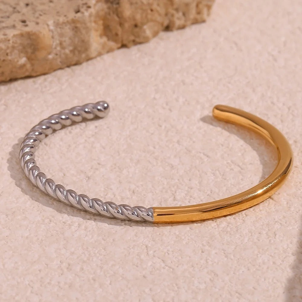 Aurelia Cuff