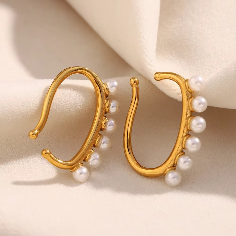 Perlina Pearl Ear Cuff