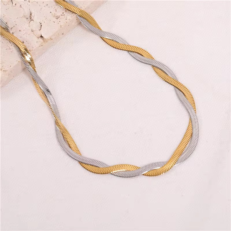 Elara Necklace