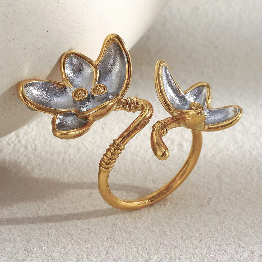 Saanjh Two Tone Flower Ring