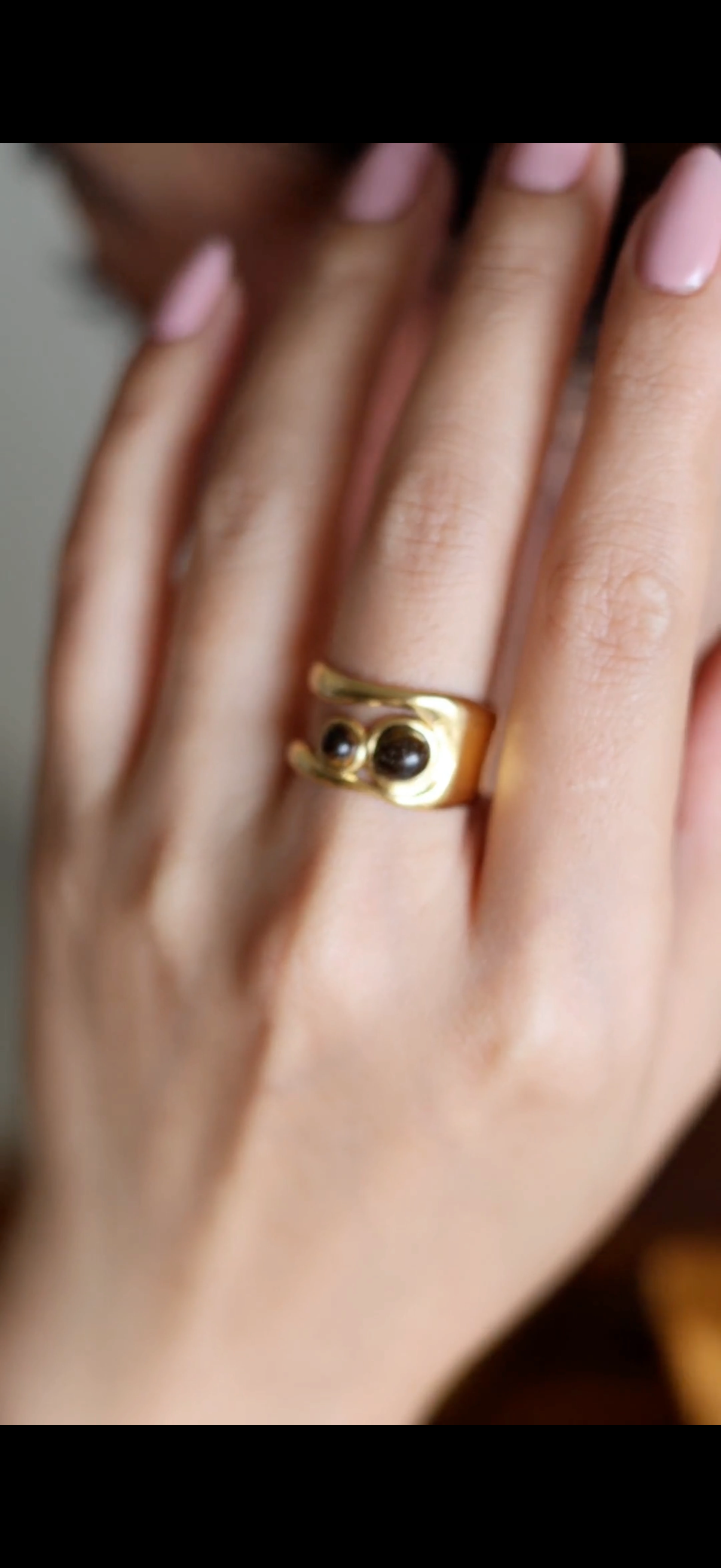 Urban Rani Mocha Curve Ring