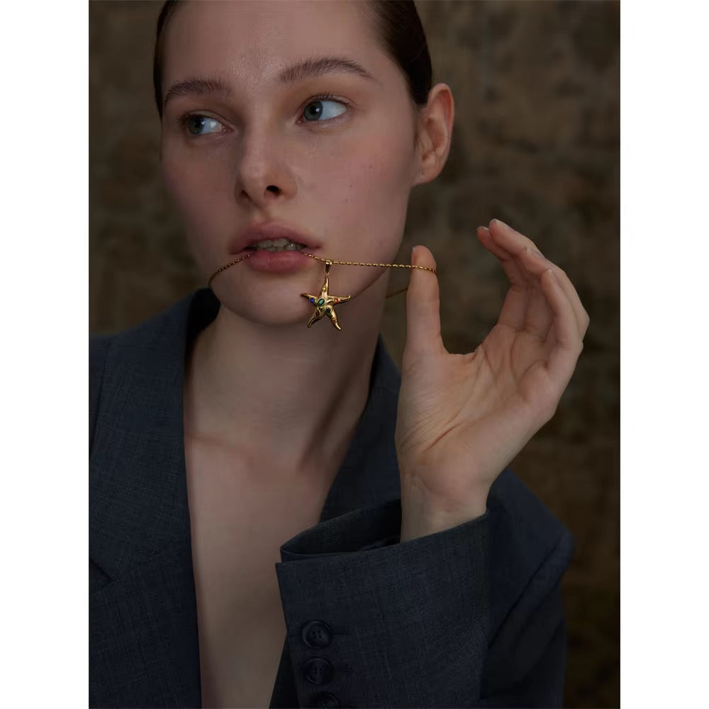 Sitara Pendant Necklace