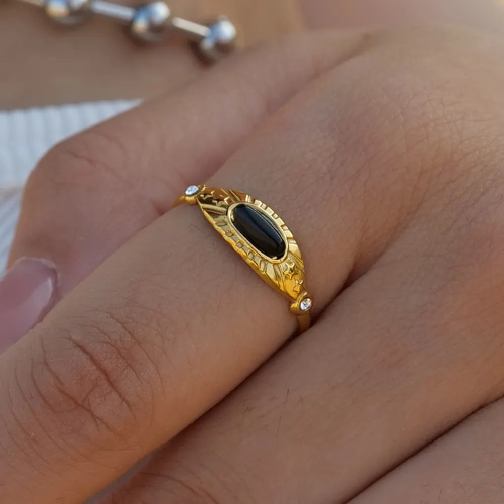 Urban Rani Star Ring