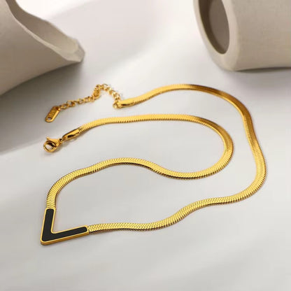 Urban Rani V Luxe Necklace