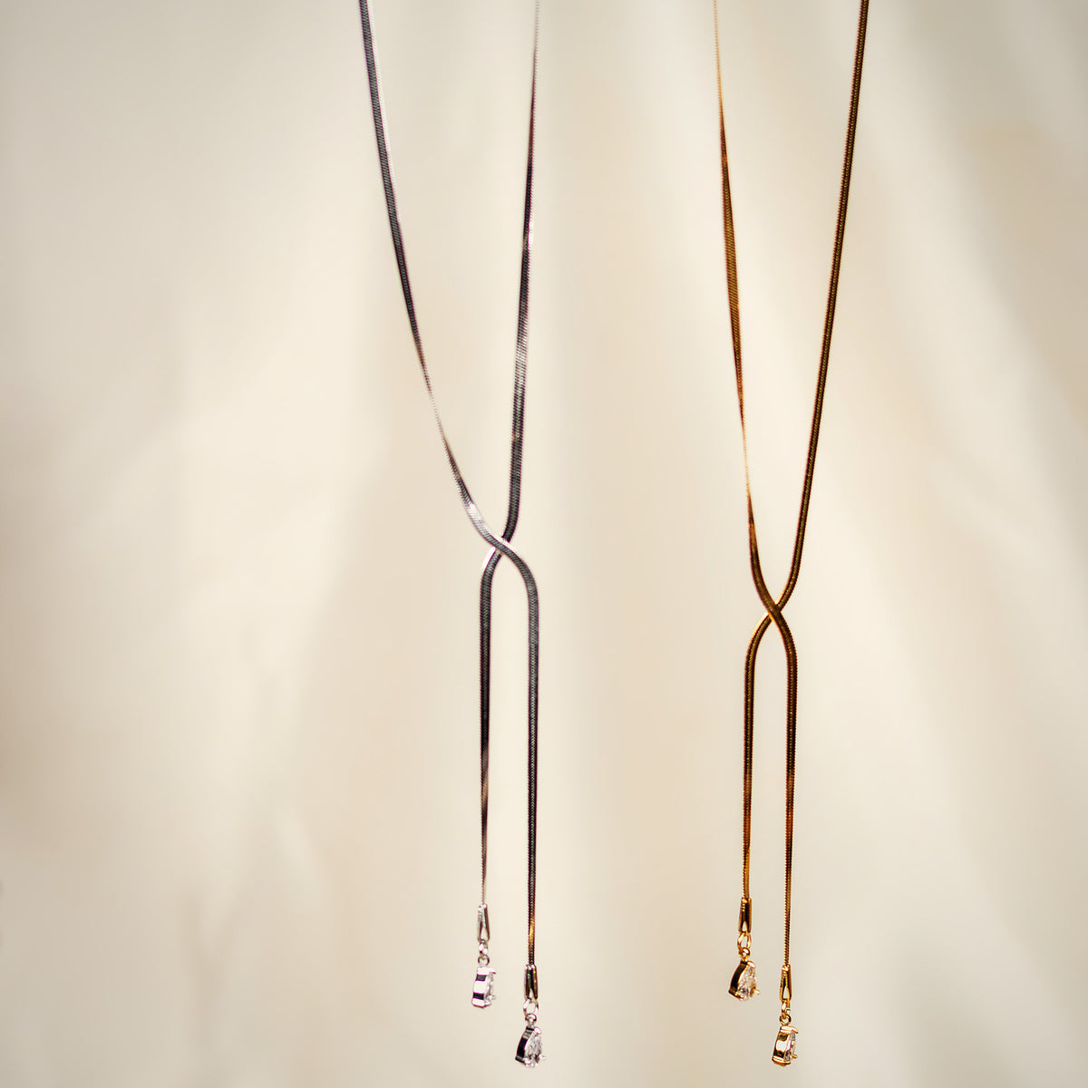 Mira lariat necklace in gold and silver – Navera Jewels