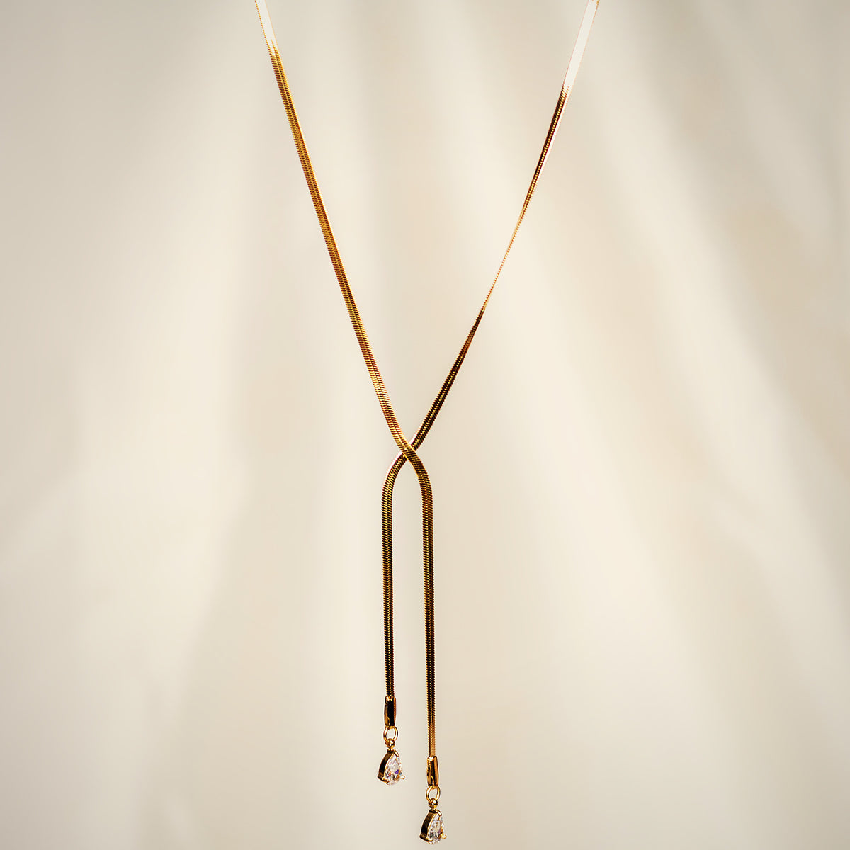 Mira lariat necklace in gold for women – Navera Jewels