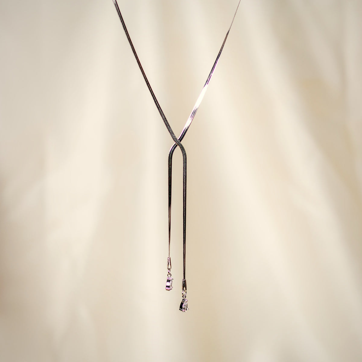 Mira lariat necklace in silver for women – Navera Jewels